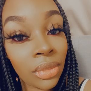 Meet your Posher, Tia